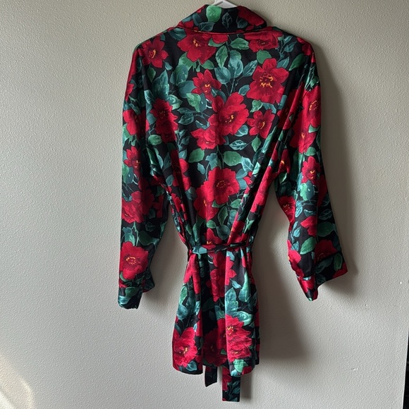Vintage Victoria's Secret Red and Green Floral Robe - Picture 6 of 6